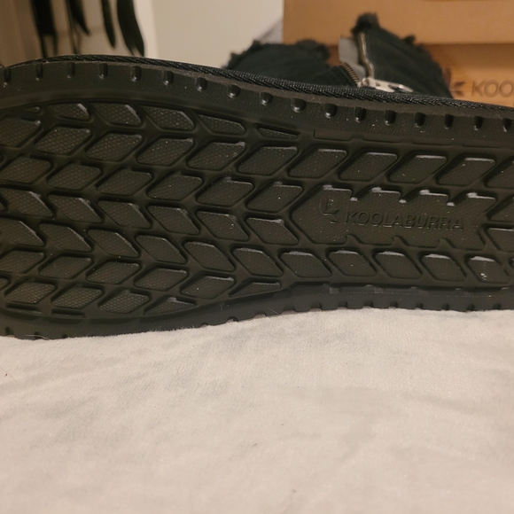 Koolaburra Black Winter Boots Shearling-Lined - Picture 5 of 7
